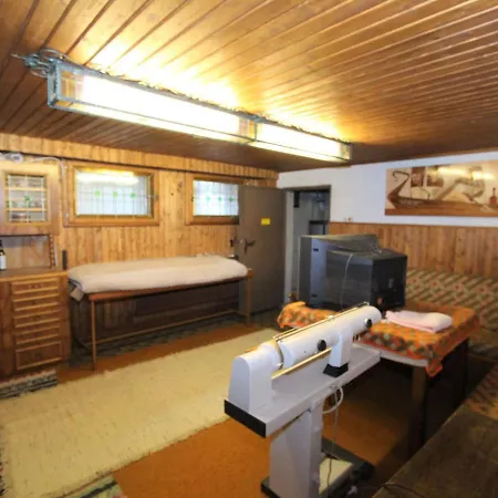 Beautiful And Large House In Hiking And Skiing Area Innerkrems With Sauna And Hot Tub *