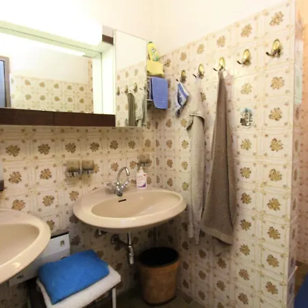 Beautiful And Large House In Hiking And Skiing Area Innerkrems With Sauna And Hot Tub
