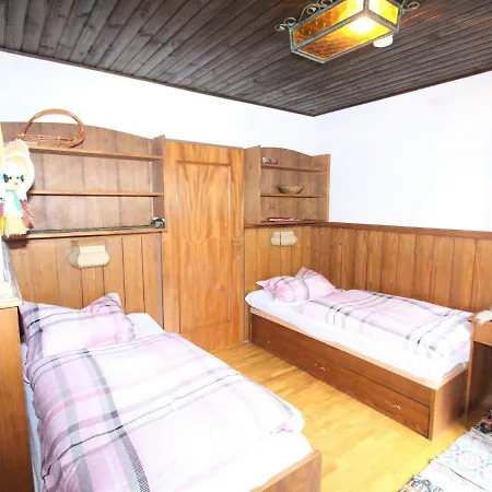 Beautiful And Large House In Hiking And Skiing Area Innerkrems With Sauna And Hot Tub